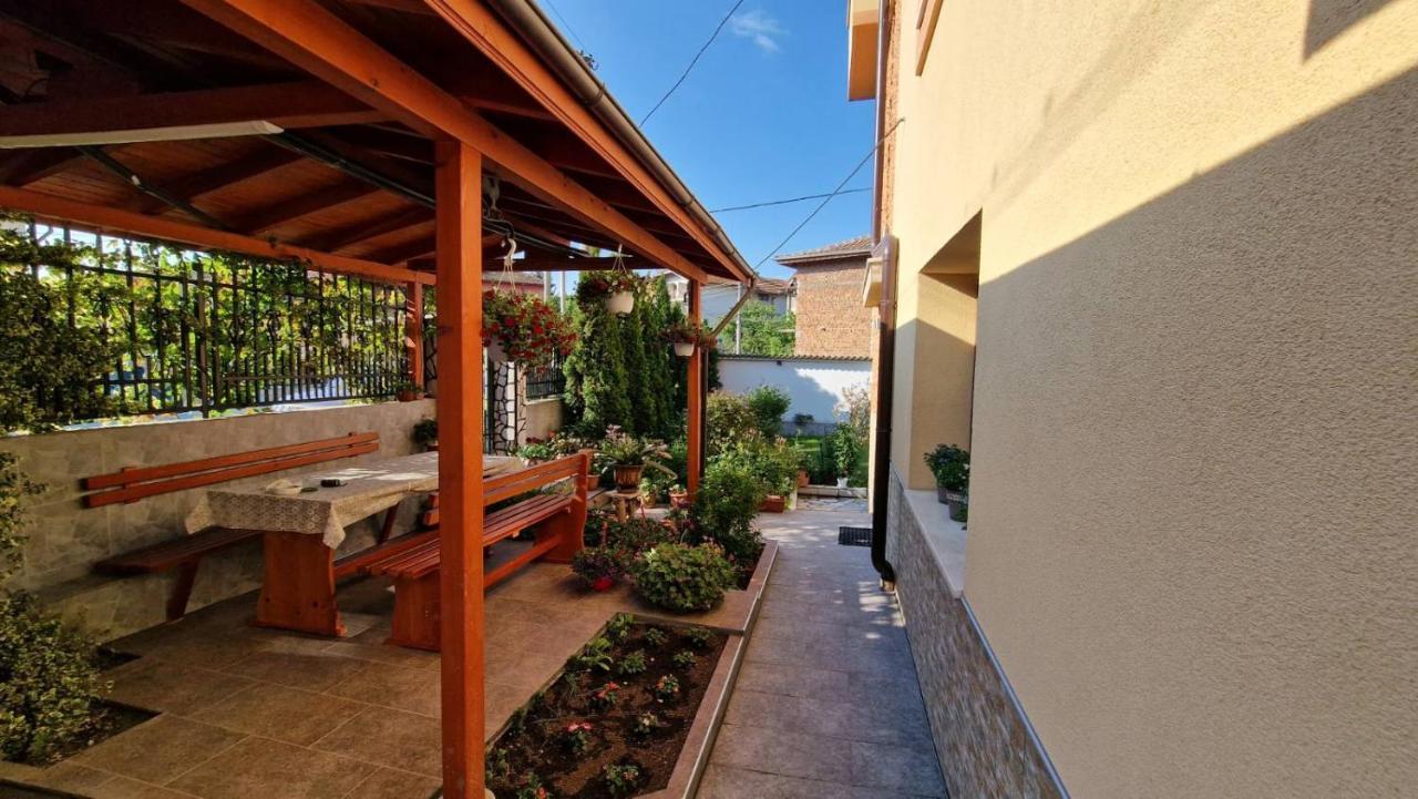 ולינגראד Family Hotel Dalia מראה חיצוני תמונה